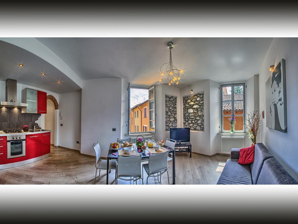 Villa Vinicia, Pool, Jacuzzi, Airco Domaso Ruang foto
