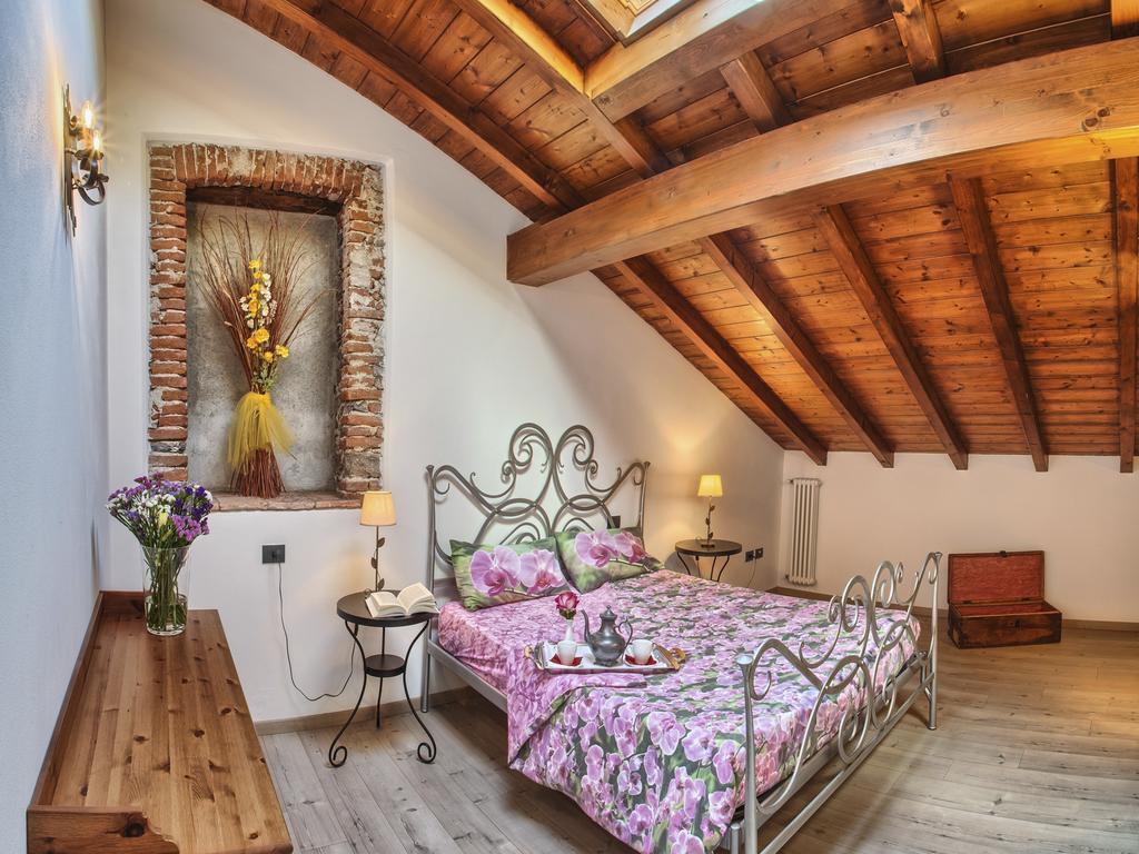 Villa Vinicia, Pool, Jacuzzi, Airco Domaso Ruang foto